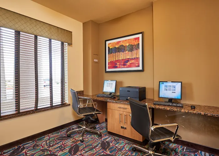Holiday Inn Express & Suites El Paso Airport By Ihg